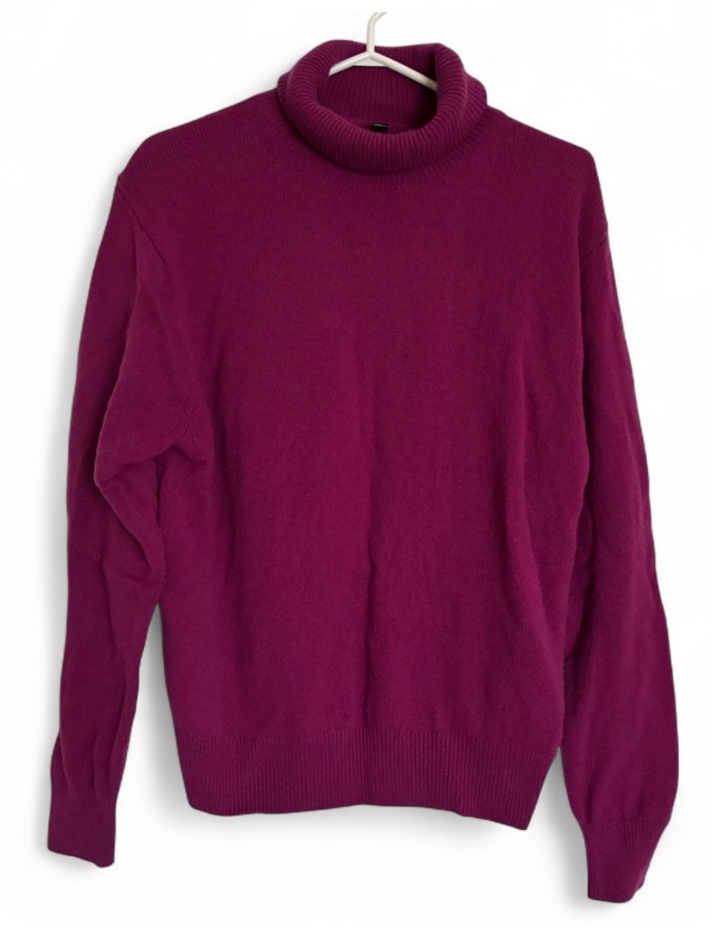 UNIQLO 100% Wool Turtleneck Sweater - Berry Magenta Fuchsia M